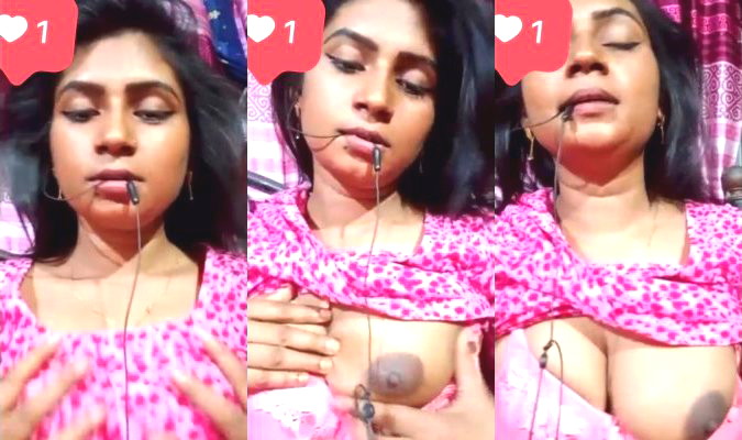 Shows fingering sexy desi girl nude body part
